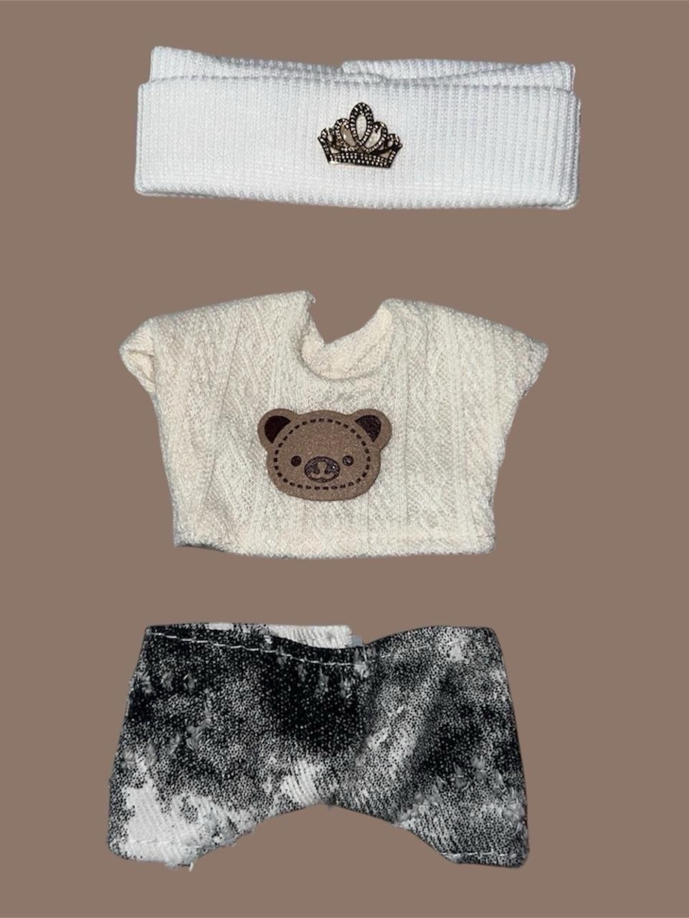 Labubu outfit.